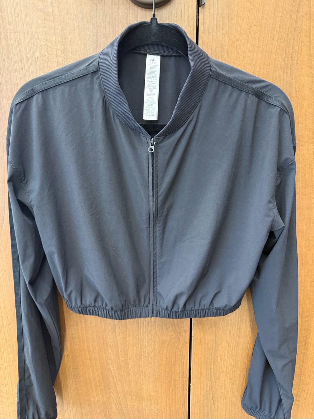 ALO Yoga Women's Cropped Breezy Full Zip Jacket